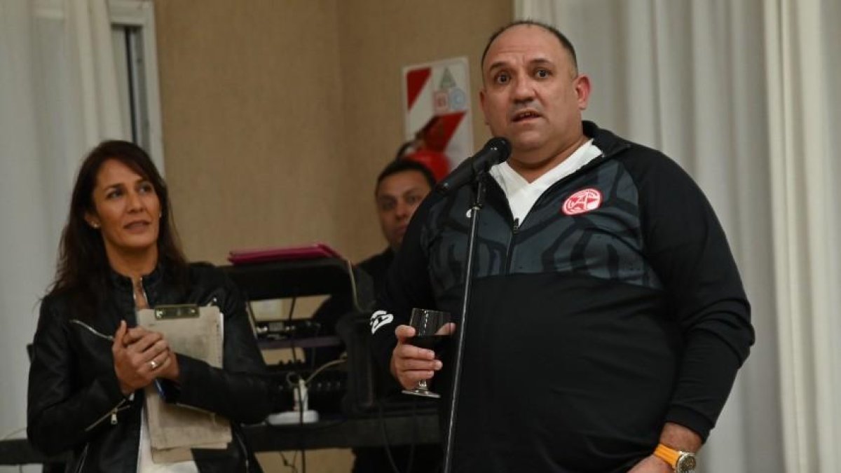 El entrenador argentino Roberto Sanabría estará en Ecuador.