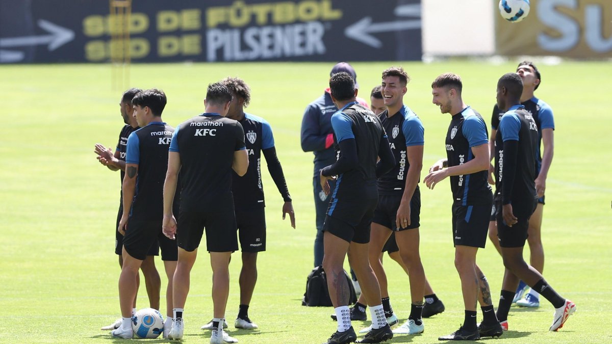 La práctica de Independiente del Valle se desarrolló en un ambiente de compañerismo y alegría.