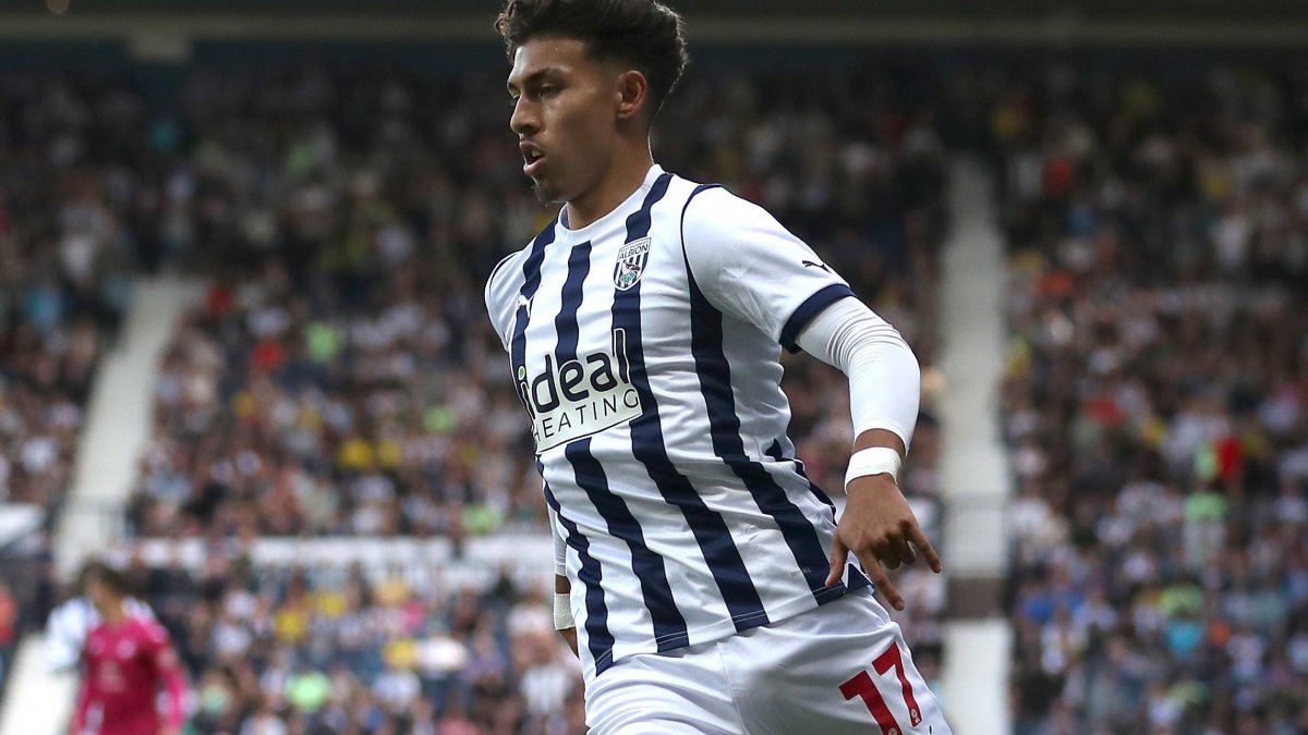Sarmiento fue titular en 7 de las 20 apariciones con West Bromwich esta temporada.