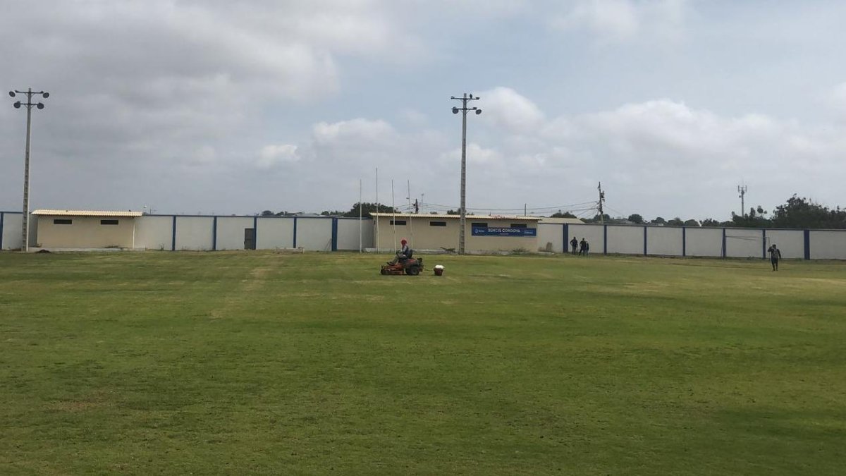 Los trabajos de mejora del gramado del estadio El Dorado empezaron el 18 de diciembre y estará listo este fin de semana.