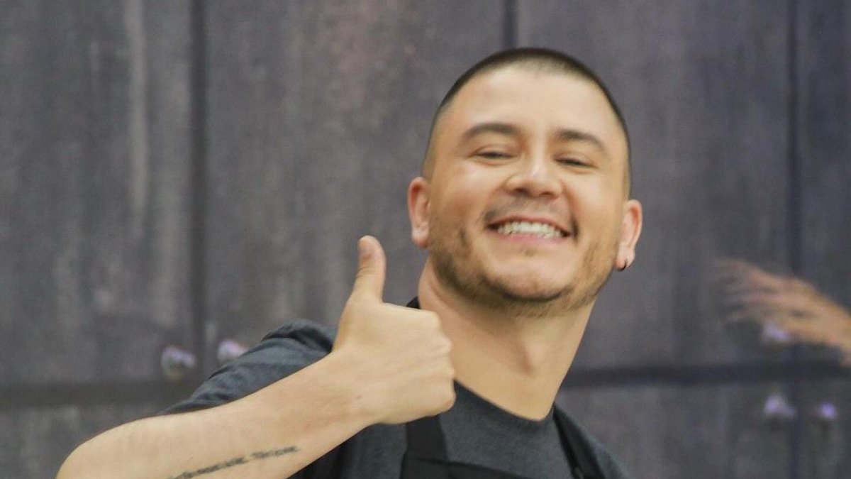 Raúl era uno de los que mejor cocinaba en el reality. Eliminó a los más fuertes.