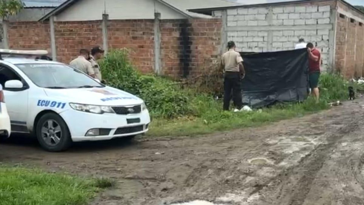 Miembros de la Policía Nacional levantaron el cadáver