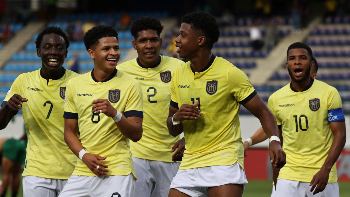 Toda la fiesta de Ecuador en el gol de John Mercado (11) ante Bolivia.