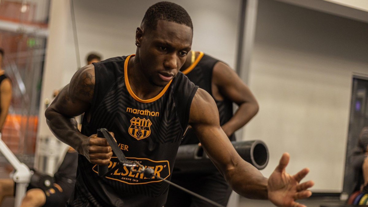 Los jugadores de Barcelona se preparan para el inicio de la LigaPro, el 16 de febrero de 2024.