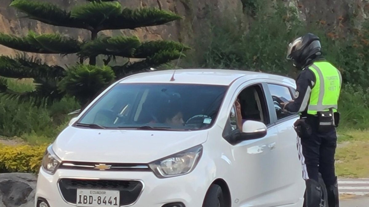 Agentes de la AMT realizan controles a diario para asegurarse de que la medida se cumpla