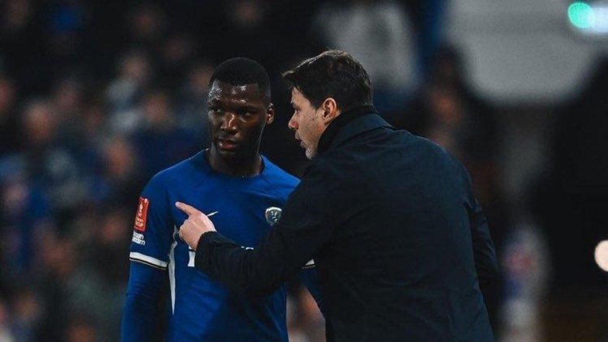 Moisés Caicedo es criticado en medio de los malos resultados de Chelsea