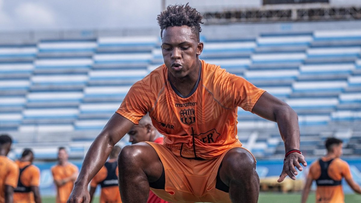 Djorkaeff Reasco, volverá a jugar a los tiempos en Quito, ahora vestido de amarillo.