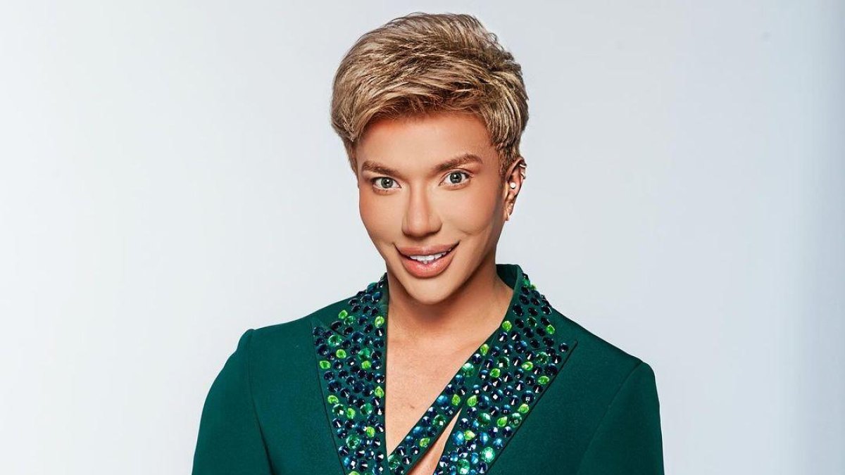 Héctor Alvarado pertenece al ‘Dúo del Ecuador’, que maquilla a las famosas ecuatorianas.