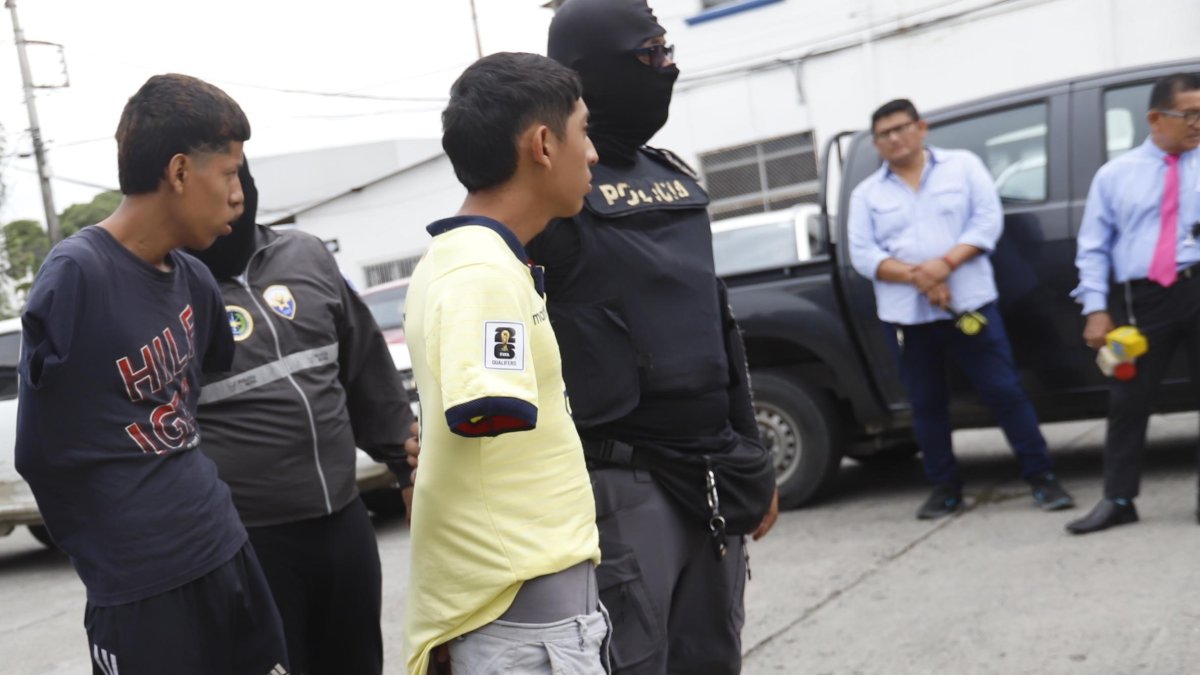 Los dos sujetos detenidos no registran antecedentes penales, según información policial.