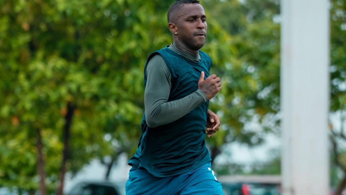 El Killer durante la practica ciudada del jueves 29 de febrero, en las canchas alternas del estadio Chucho Benítez, del Parque Samanes.