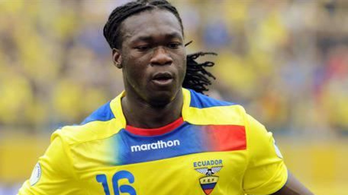 Felipao siendo titular de la Tri