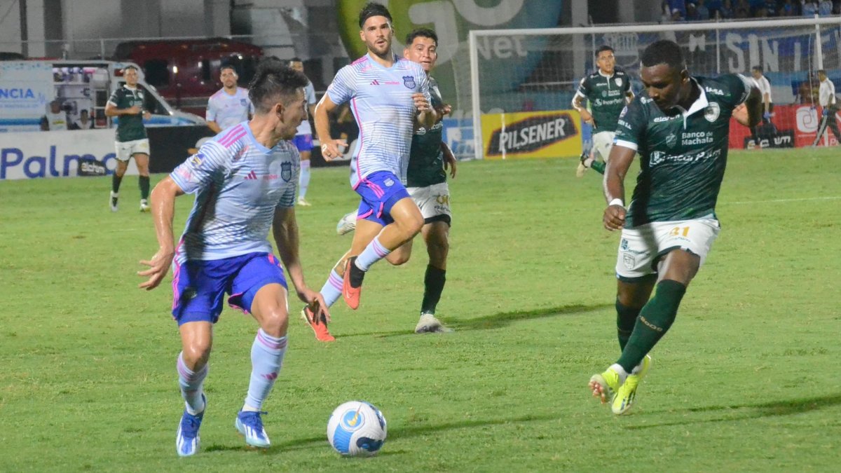 Orense y Emelec se midieron en Machala.