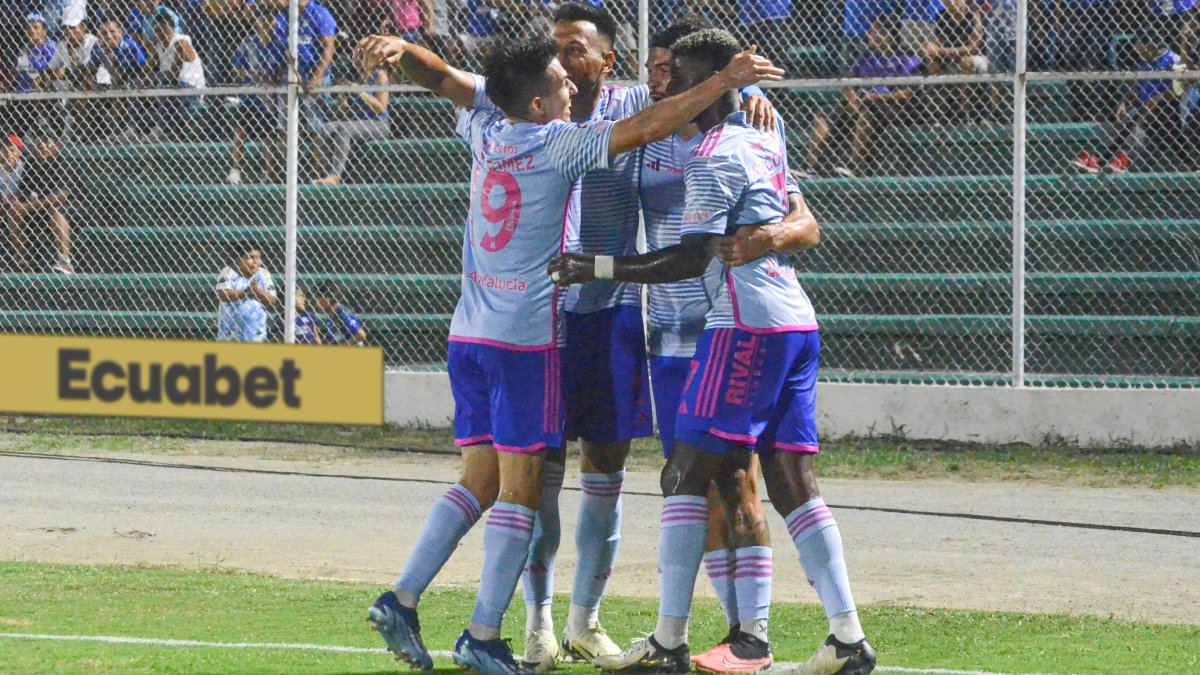 Emelec celebró el único gol a favor, sin embargo fue empatado por Orense  al final del partido.