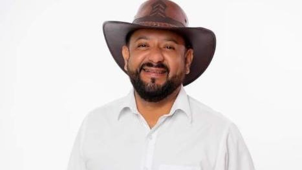 El hombre fue concejal alterno con el Movimiento Revolución Ciudadana. También era taxista.