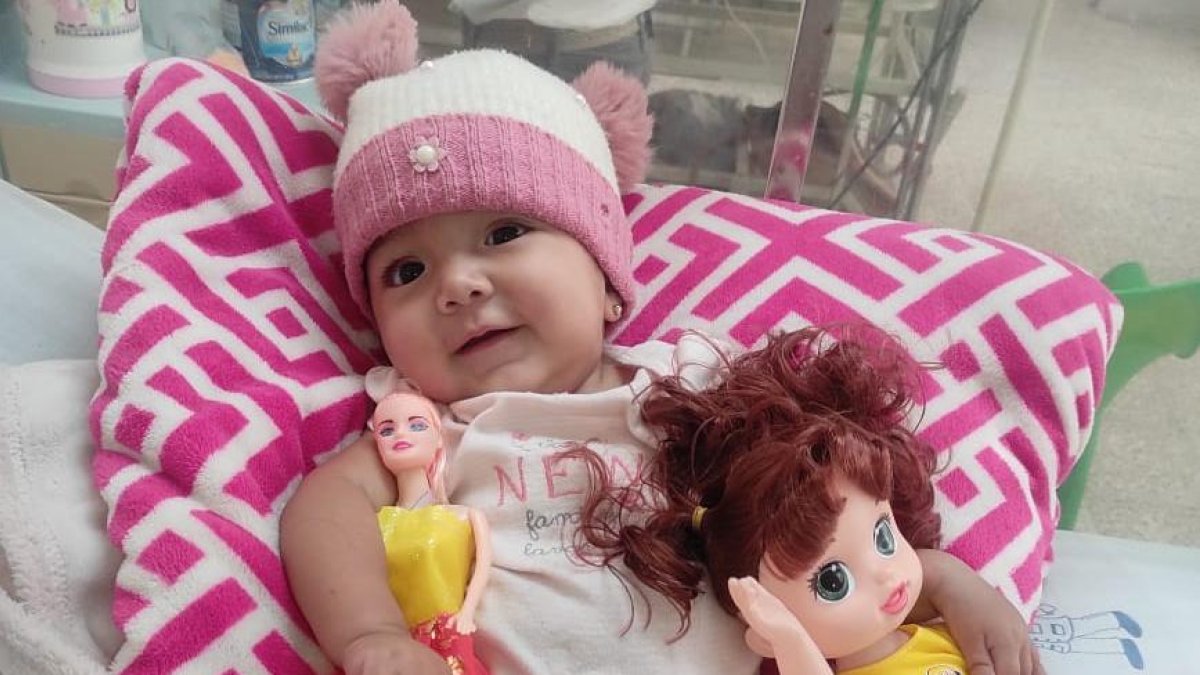 La pequeña tiene 10 meses y cada día su salud se va deteriorando.