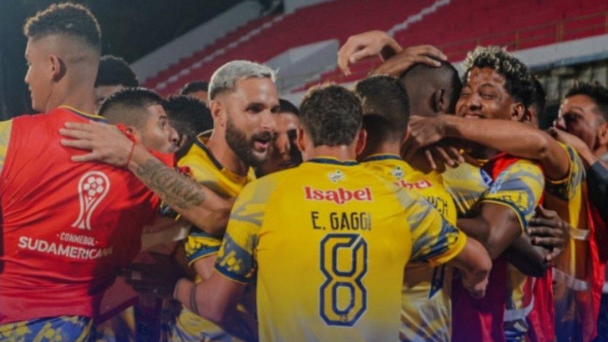 Delfín ganó de visitante al Real Tomayapo en Bolivia.