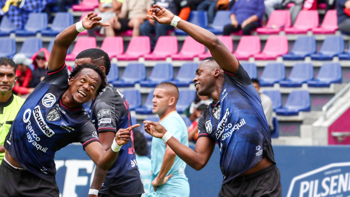 Romario y Renato Ibarra los hermanos de Independiente del Valle, el segundo hizo dos goles ante Libertad.