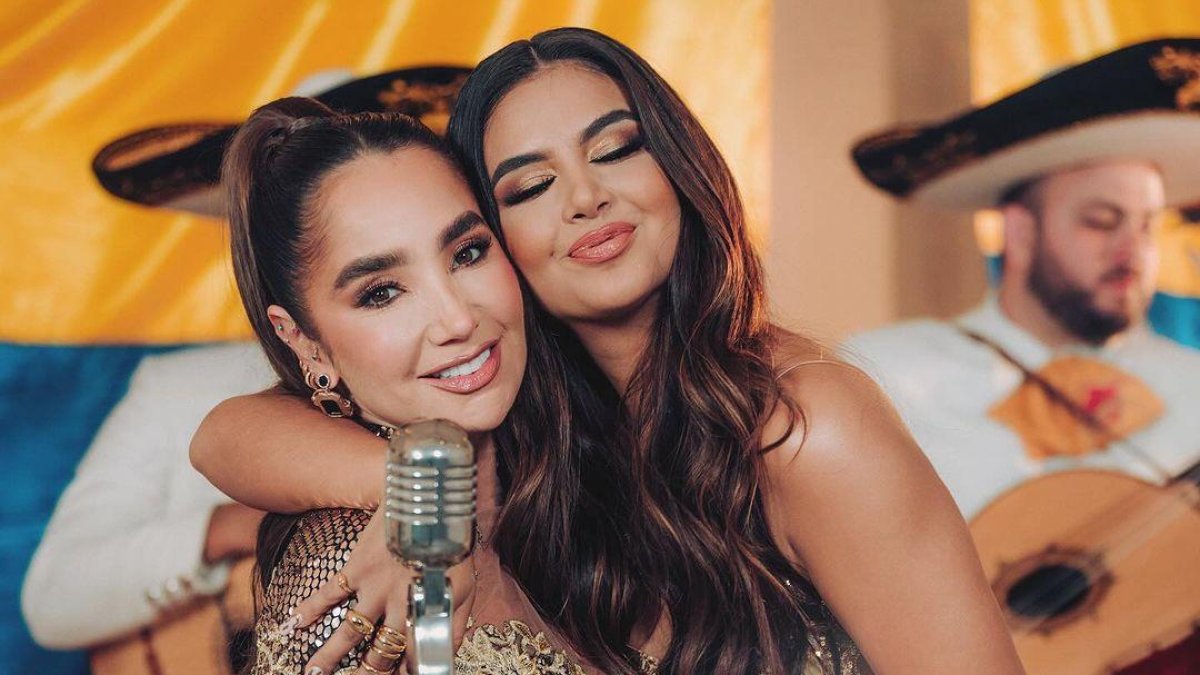 Paola Jara y Dayanara durante la grabación del video musical 'No será tan fácil'.