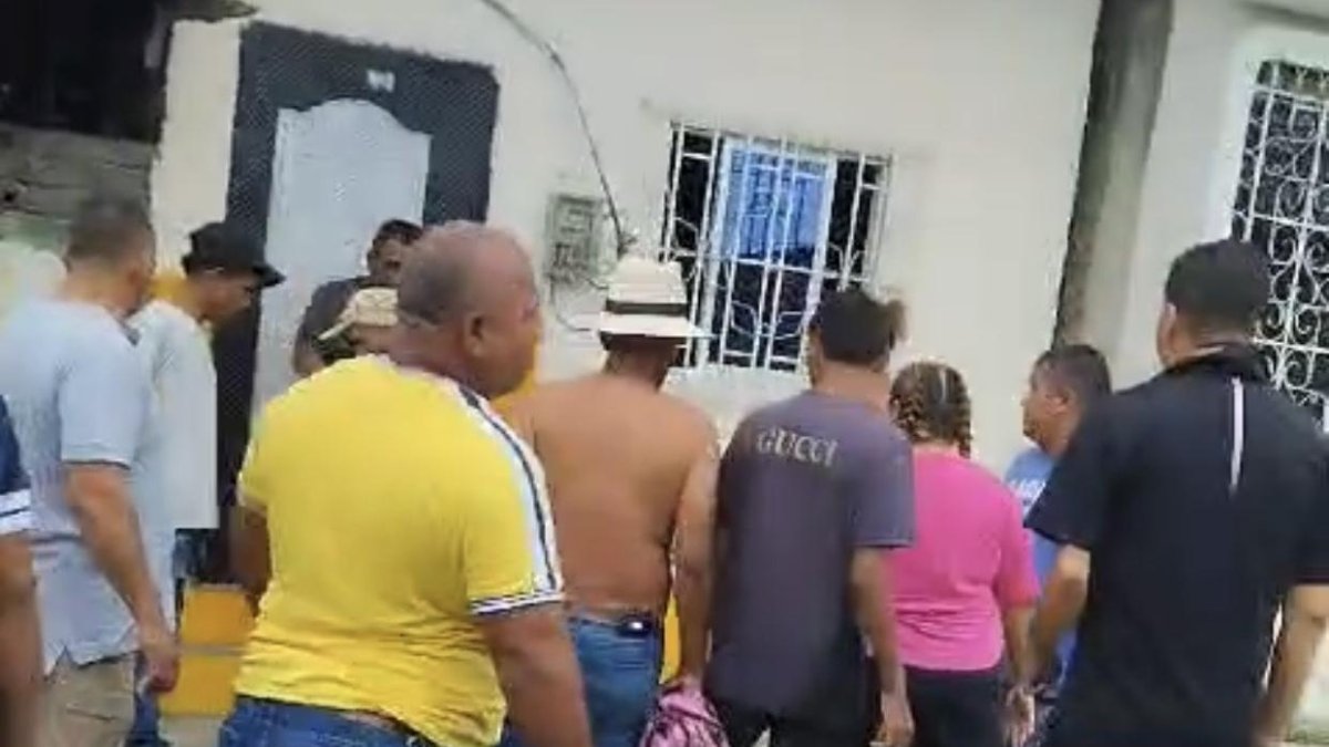 El joven fue asesinado en la peluquería donde llegó a cortarse el cabello.