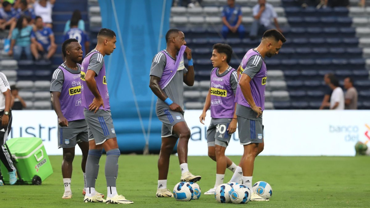 Emelec recibirá a la Católica en un Capwell sin público por los incidentes del Clásico del Astillero.