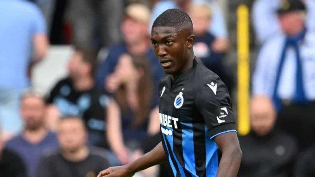 Joel Ordoñez destaca como defensa central en Brujas.