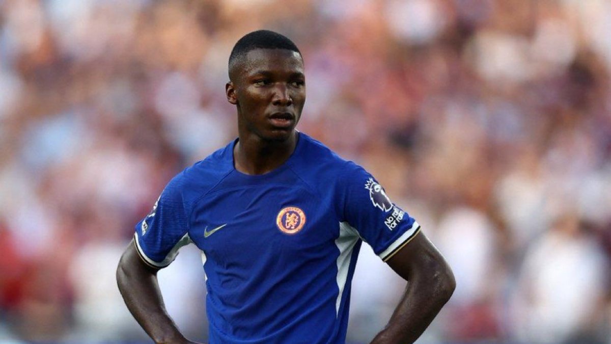 Caicedo, que vio la cartulina amarilla al minuto 45, tuvo bastante trabajo defensivo.