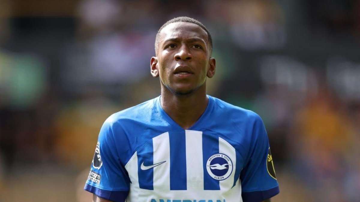 Pervis Estupiñán mantiene la regularidad, pese a las caídas de Brighton.