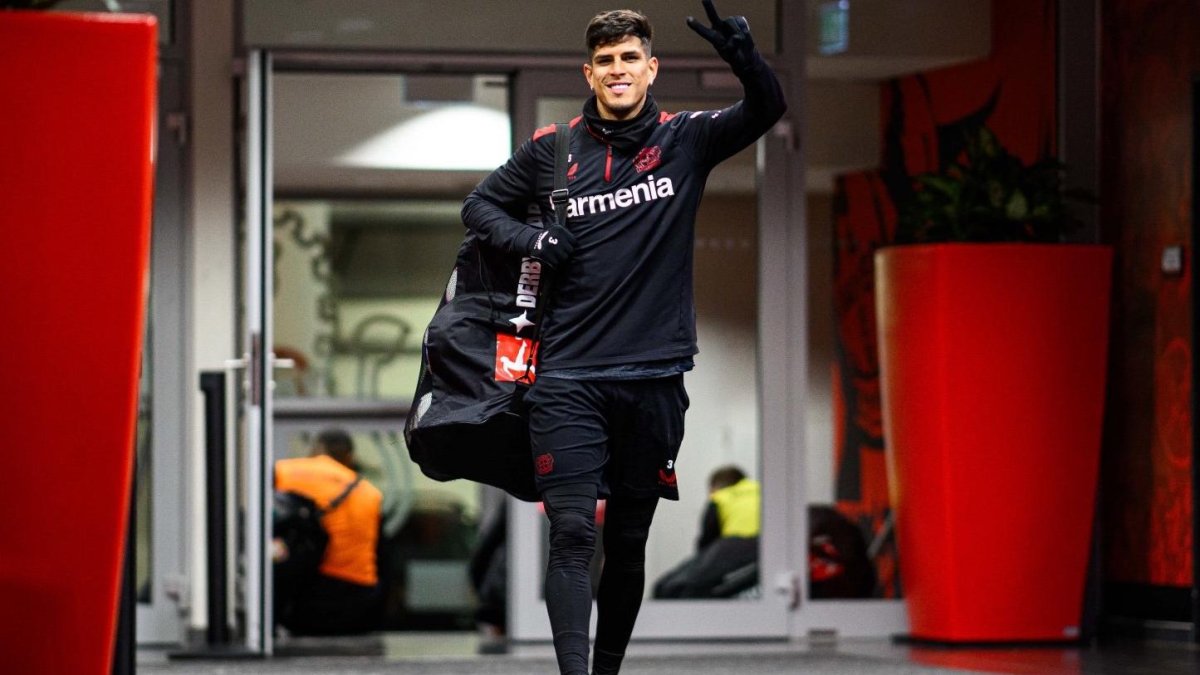 Piero Hincapié sería titular en el choque de Bayer Leverkusen ante Roma.