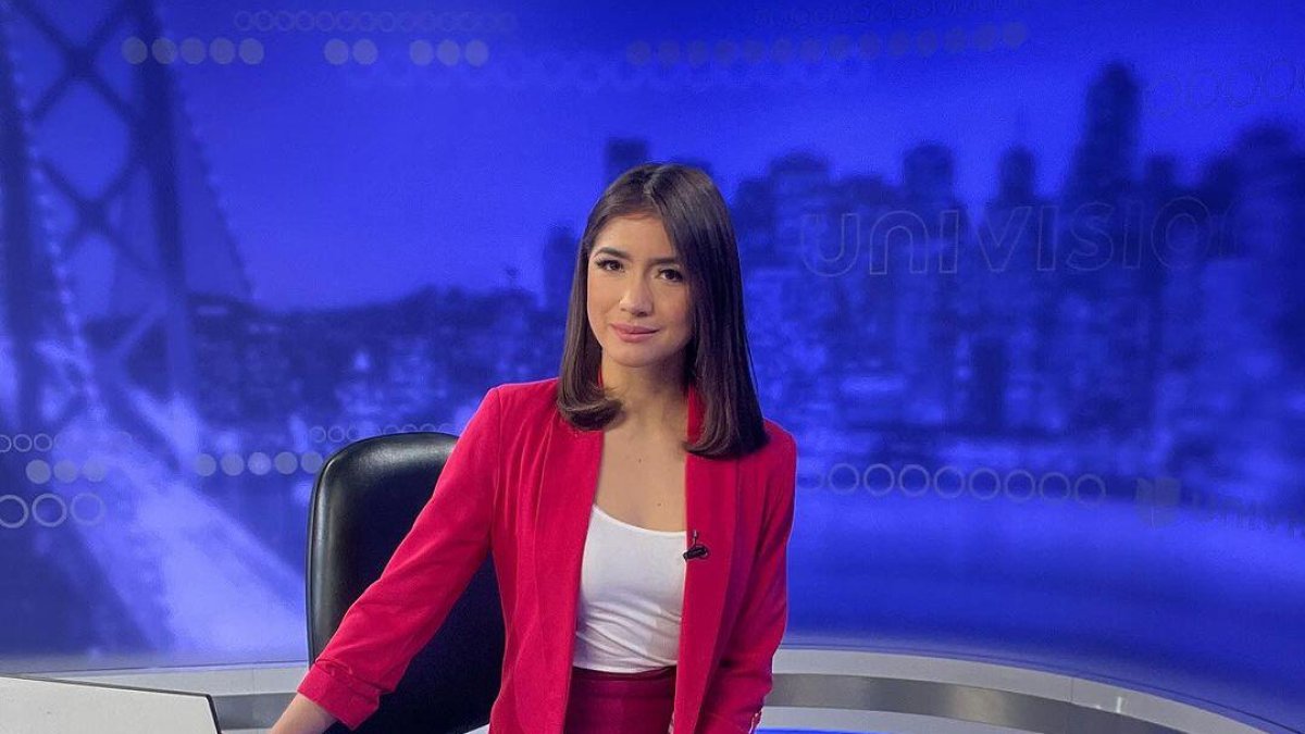Dayanna Monroy es una periodista ecuatoriana que actualmente labora en Univisión.