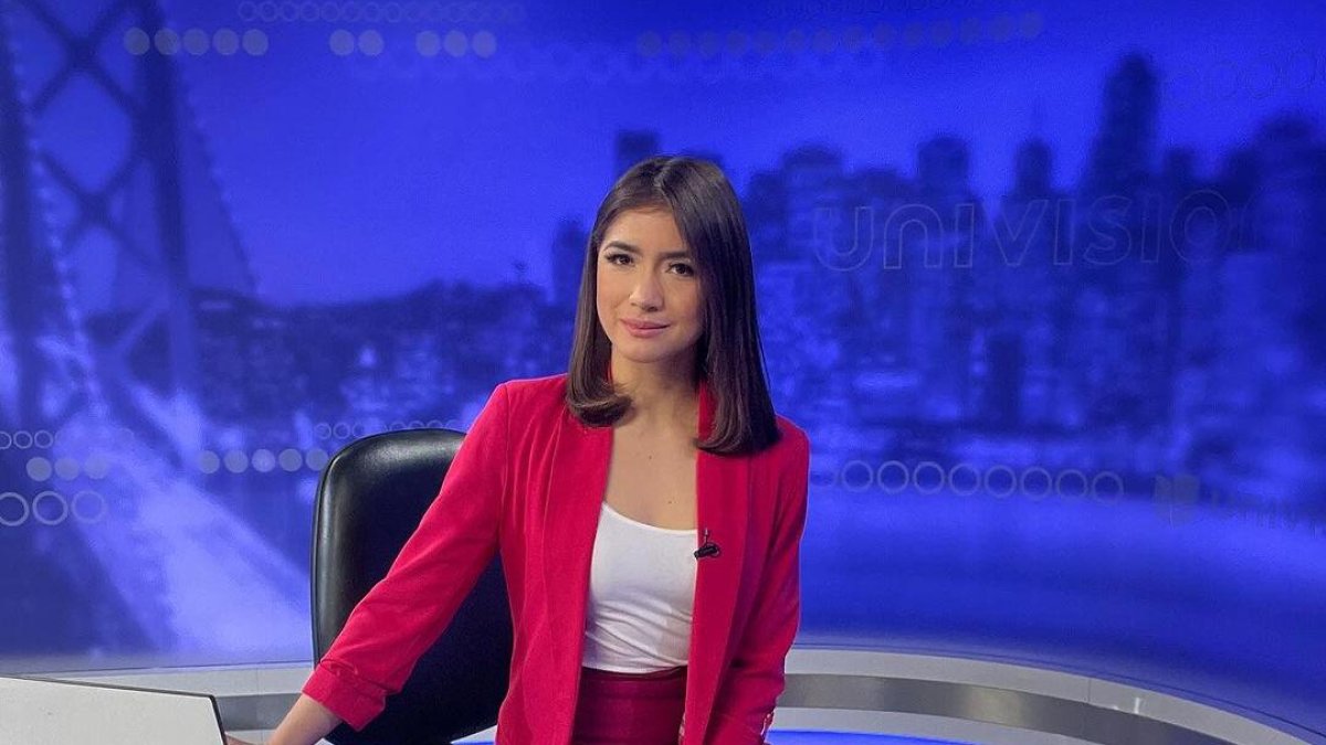 Dayanna Monroy es una periodista ecuatoriana que actualmente labora en Univisión.