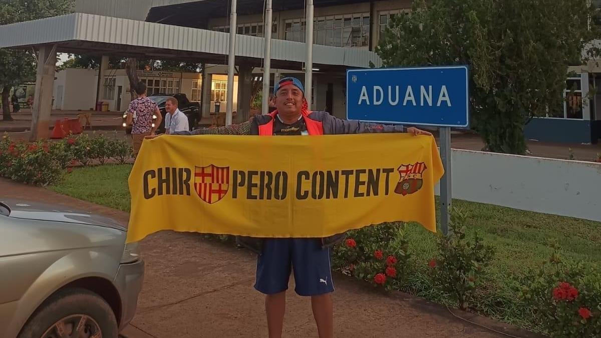 Juan Francisco Anchundia en la frontera de Argentina y Brasil.