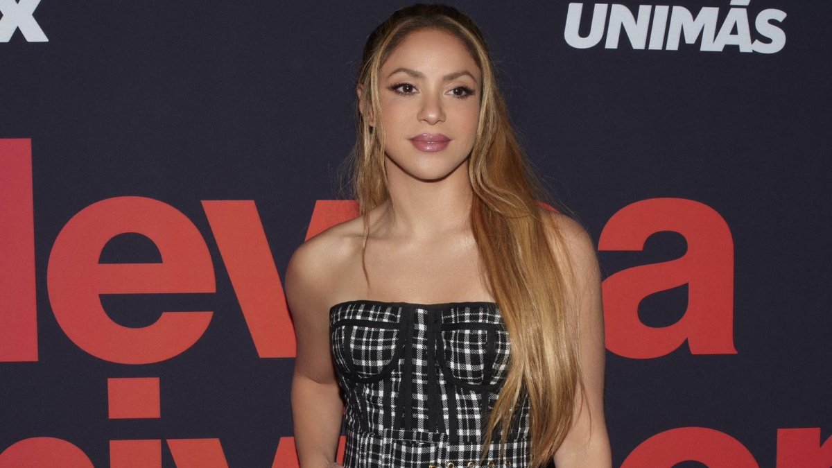 Shakira en la presentación de Puntería la canción de la Copa América.