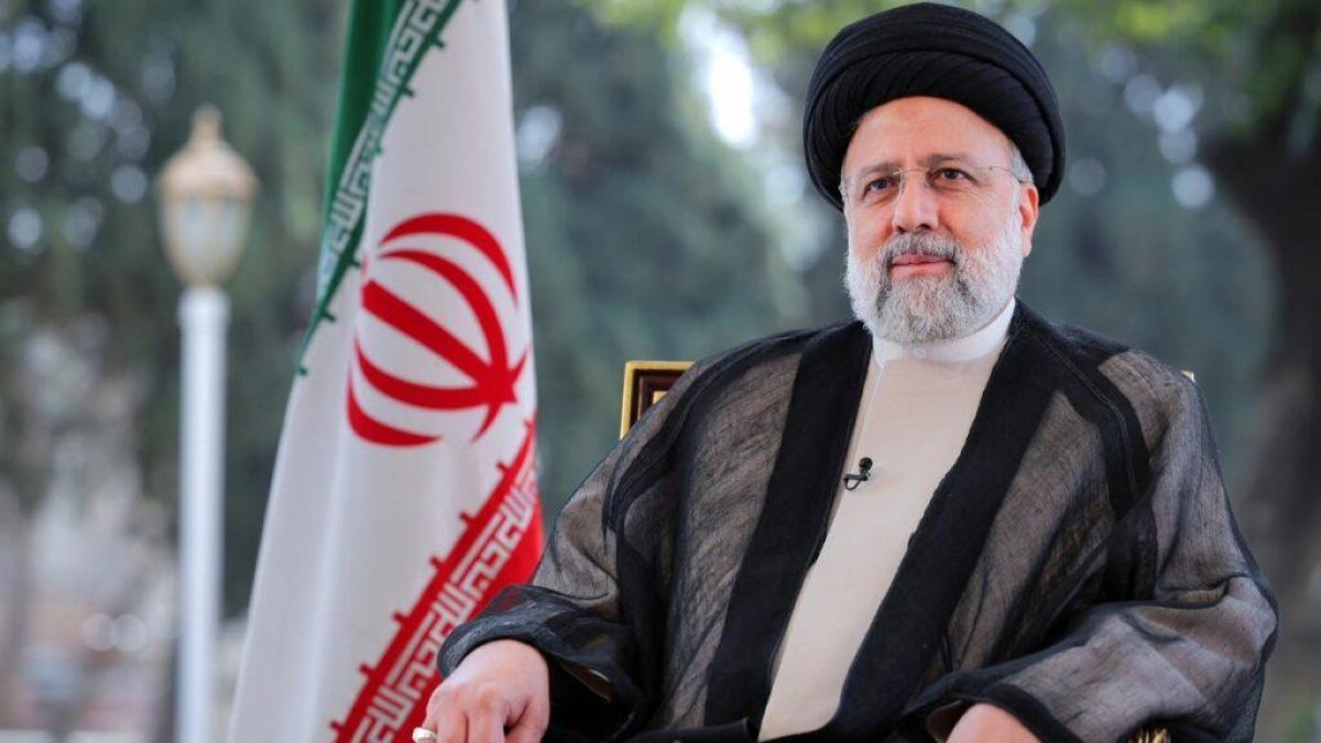 El presidente de Irán está desaparecido tras accidente aéreo.