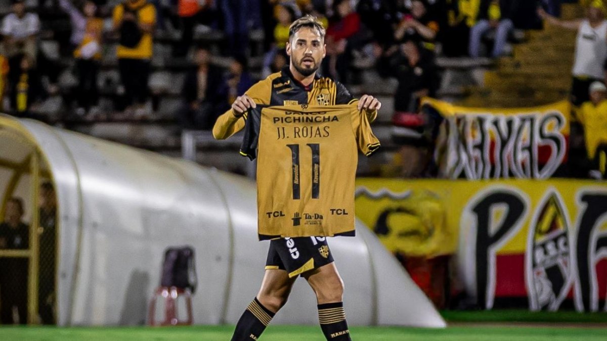 Fydriszewski y el homenaje a Joao Rojas, después del gol.