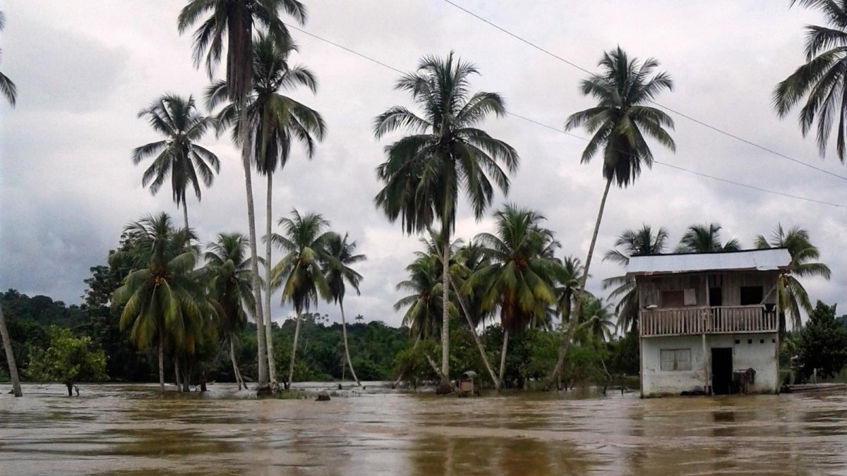 Los ríos se desbordaron en Esmeraldas.