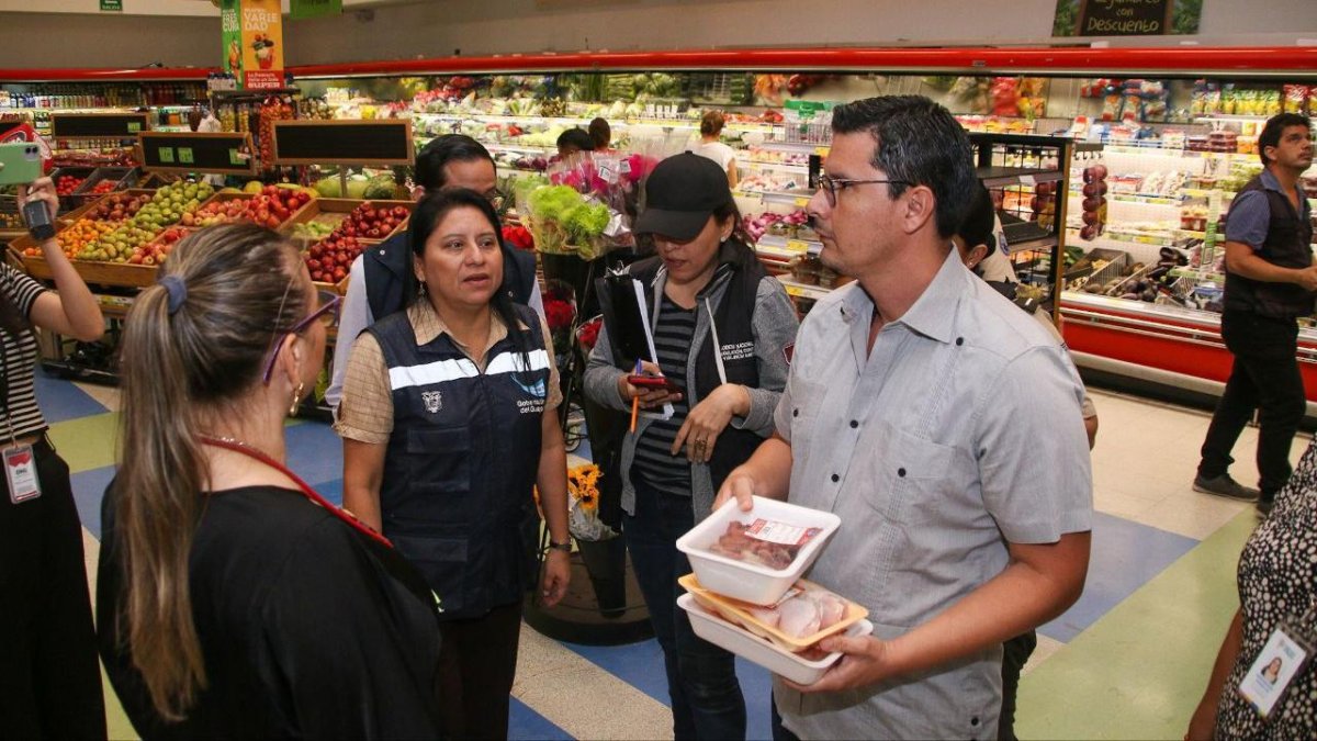 En uno de los establecimientos, las bodegas de frío no cumplían con los requisitos de higiene.