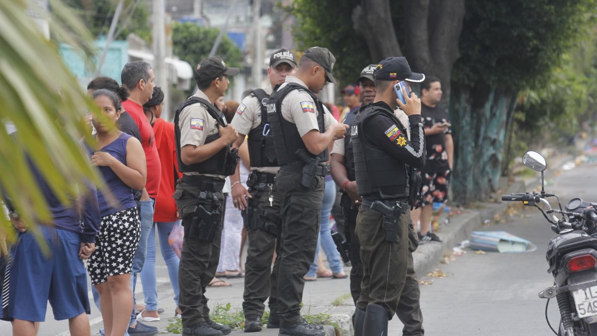 La Policía llegó al lugar a recabar indicios.