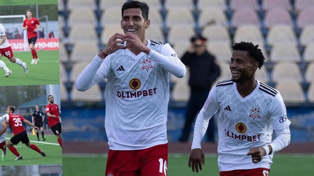 José Francisco Cevallos en el festejo de uno de sus goles en el Aktobe.