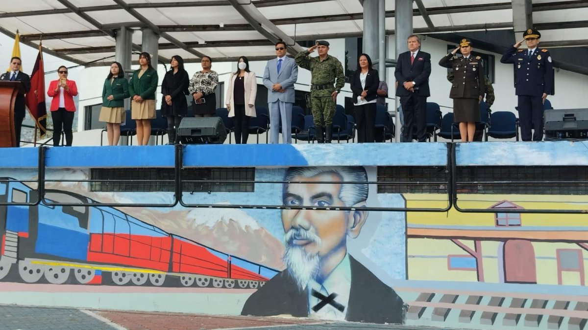 Miembros del ejército ecuatoriano en el acto cívico realizado este miércoles 5 de hunio de 2024