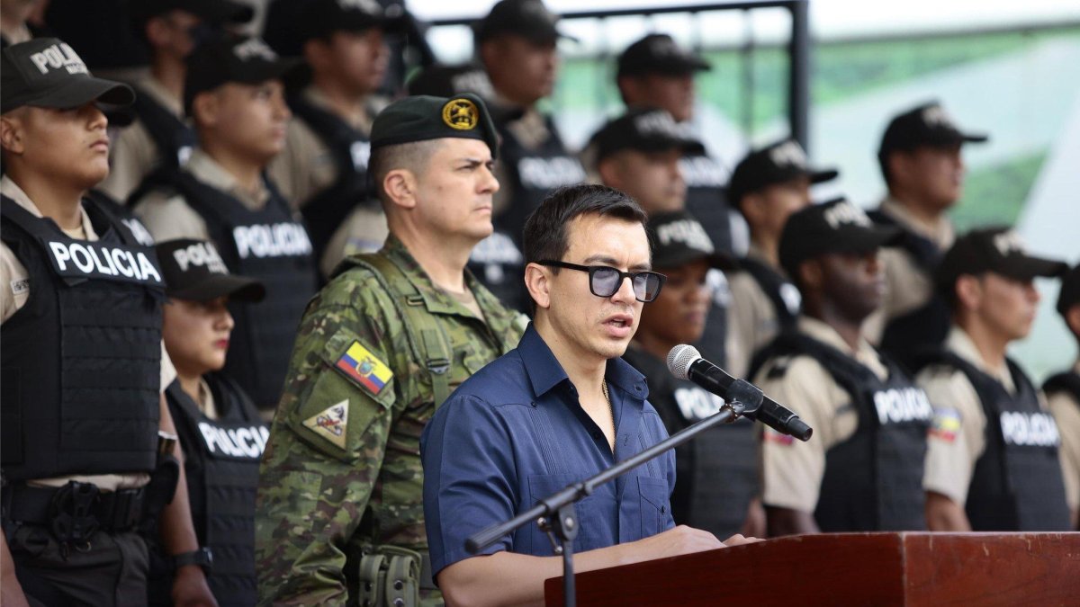 El presidente Daniel Noboa estuvo presente en la entrega de la indumentaria policial