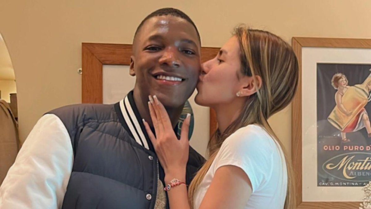 Moisés Caicedo y Paola Salazar serán padres.