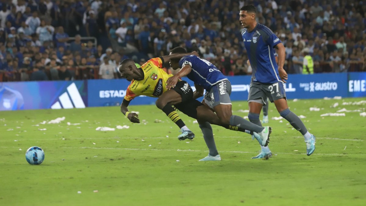 Barcelona y Emelec no participarían en la Copa Ecuador porque no están de acuerdos con los términos del torneo.