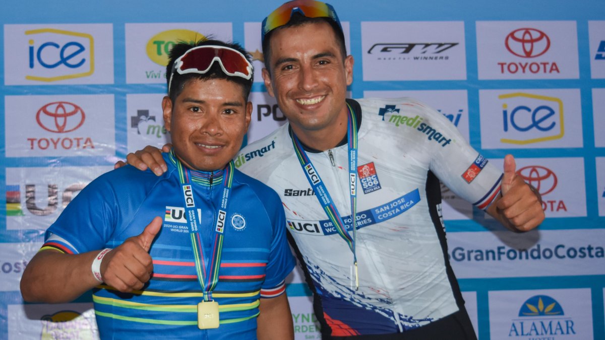 Mauricio Calahorrano (d) y Luis Tabango, los dos militares ecuatorianos a los que el uniforme no les quitó la aspiración mundialista.