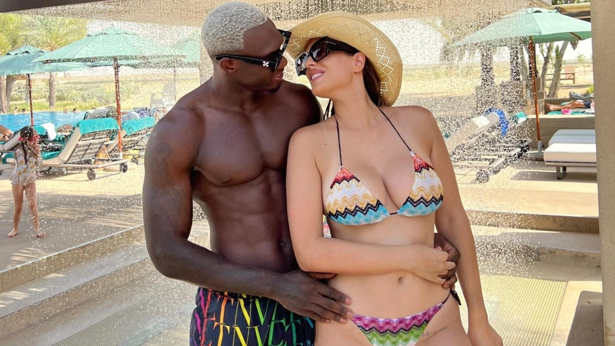 Felipe Caicedo y su esposa María García como modelos.