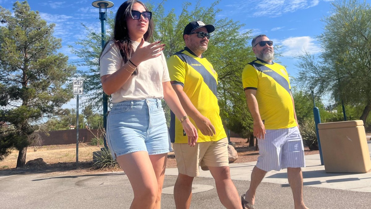 María Fernanda Mera, Fabián Castillos y Idder Farfán  caminaban este martes 25 de junio acalorados por Las Vegas.