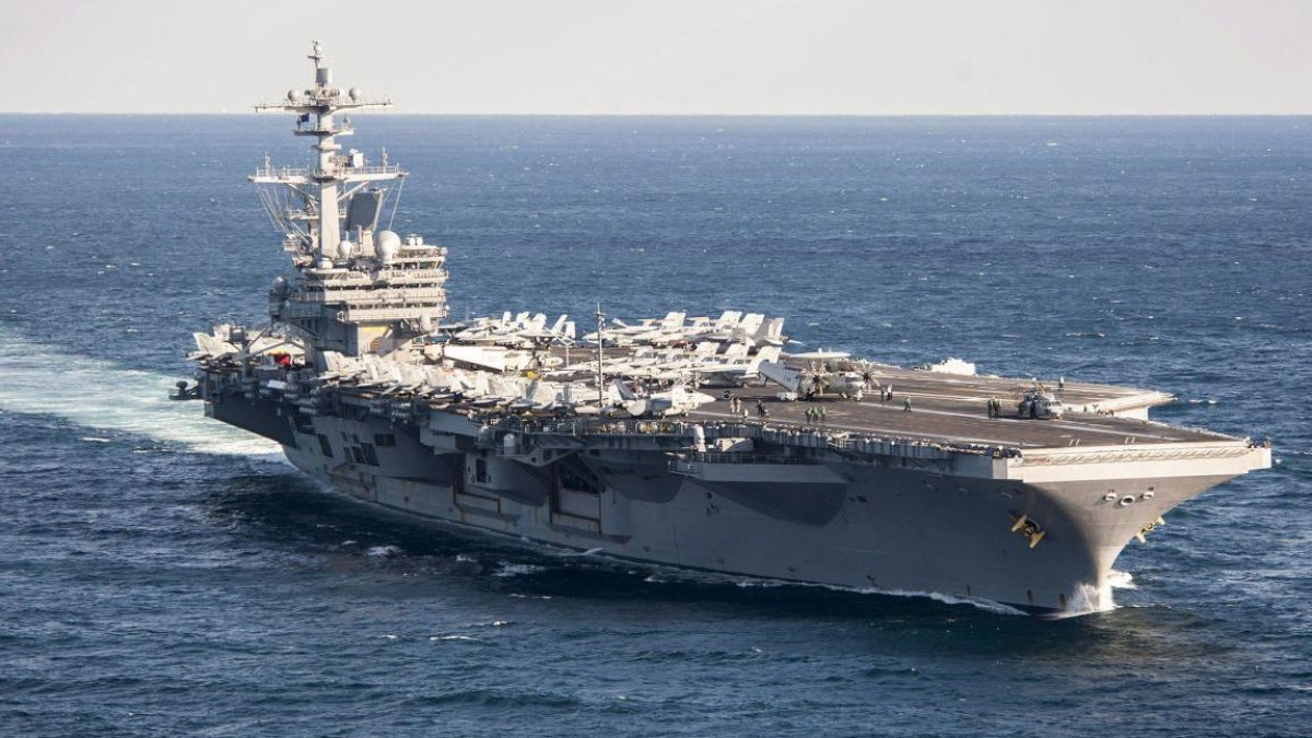 Referencial. El poderoso portaviones USS George Washington navegó por aguas ecuatorianas