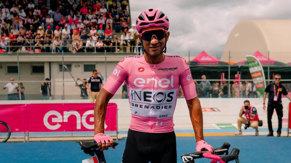 El Lagarto Narváez ganó la maglia rosa en el primer día del Giro de Italia.