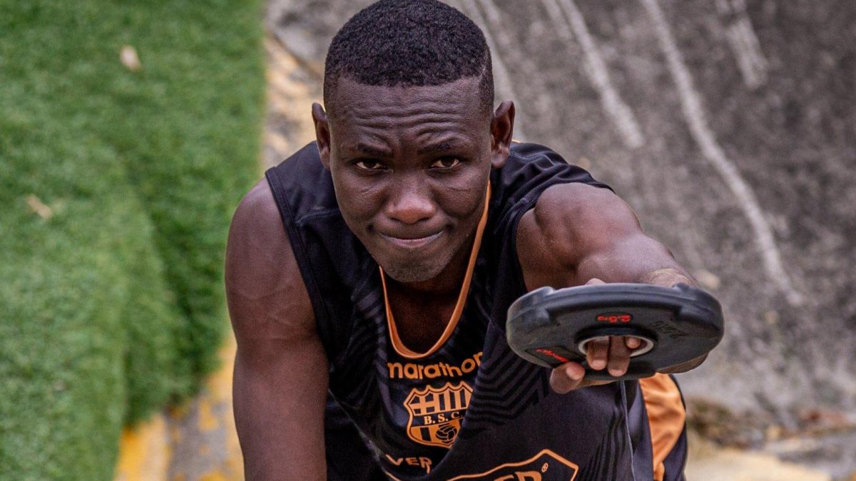 Janner Corozo estará en la ofensiva de Barcelona.