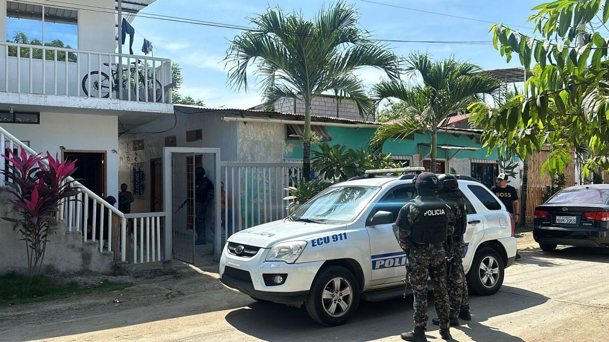 La Policía procedió a aprehender a los sospechosos del delito.