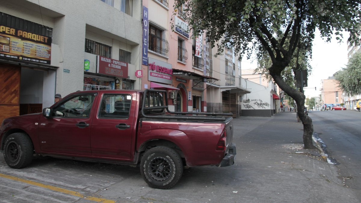Sobre este parterre cayó tendido el hombre baleado la madrugada del viernes 26 de julio de 2024.
